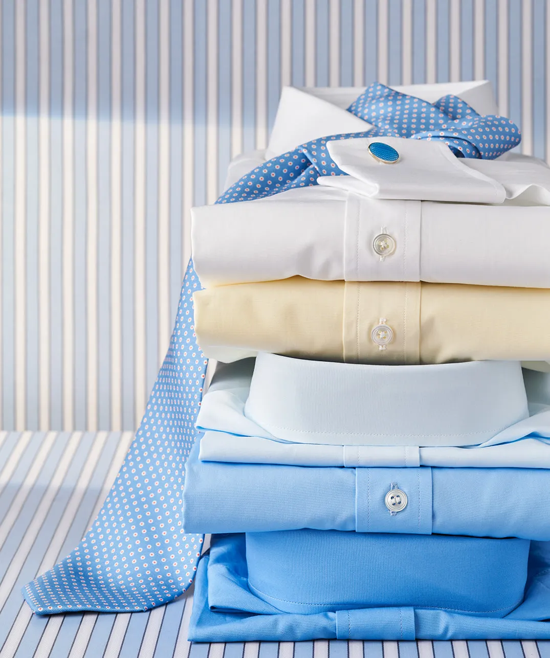 Classic Fit Swiss Poplin Double Cuff Shirt in Saxe Blue