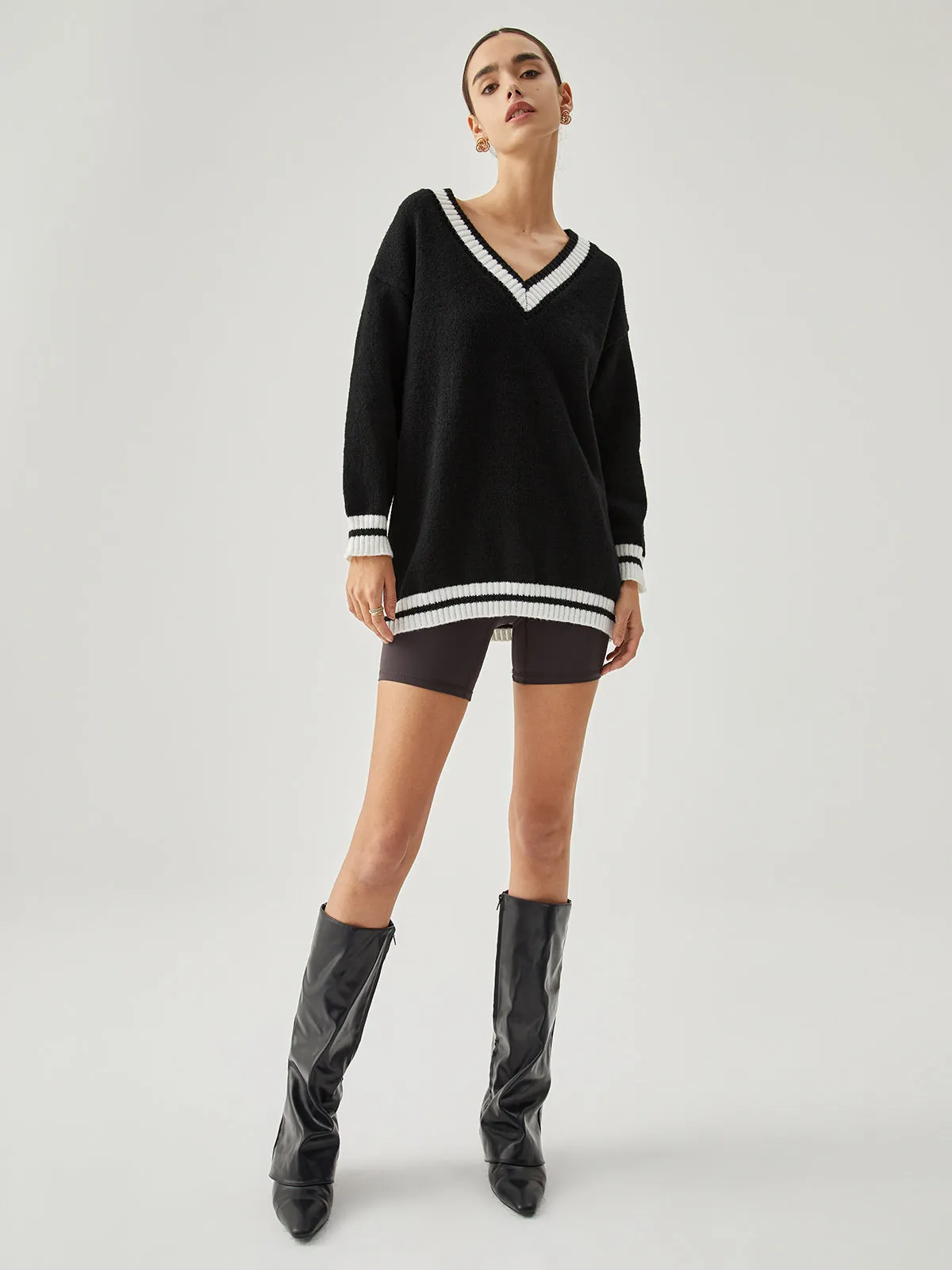 V-neck Contrast Graceful Trim Oversized Sweater