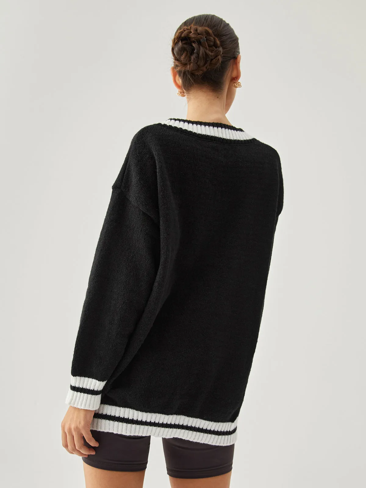 V-neck Contrast Graceful Trim Oversized Sweater