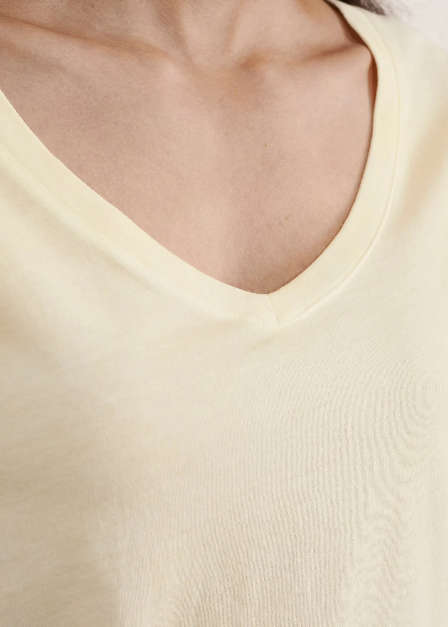 Women's Classic Spray Wash V Neck Tee WS19TSV9SW